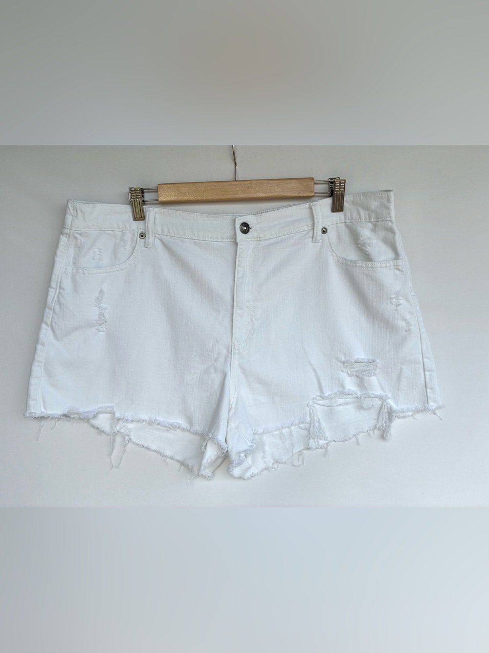 aerie White Distressed Cut Off Shorts Size XL Frayed Hem